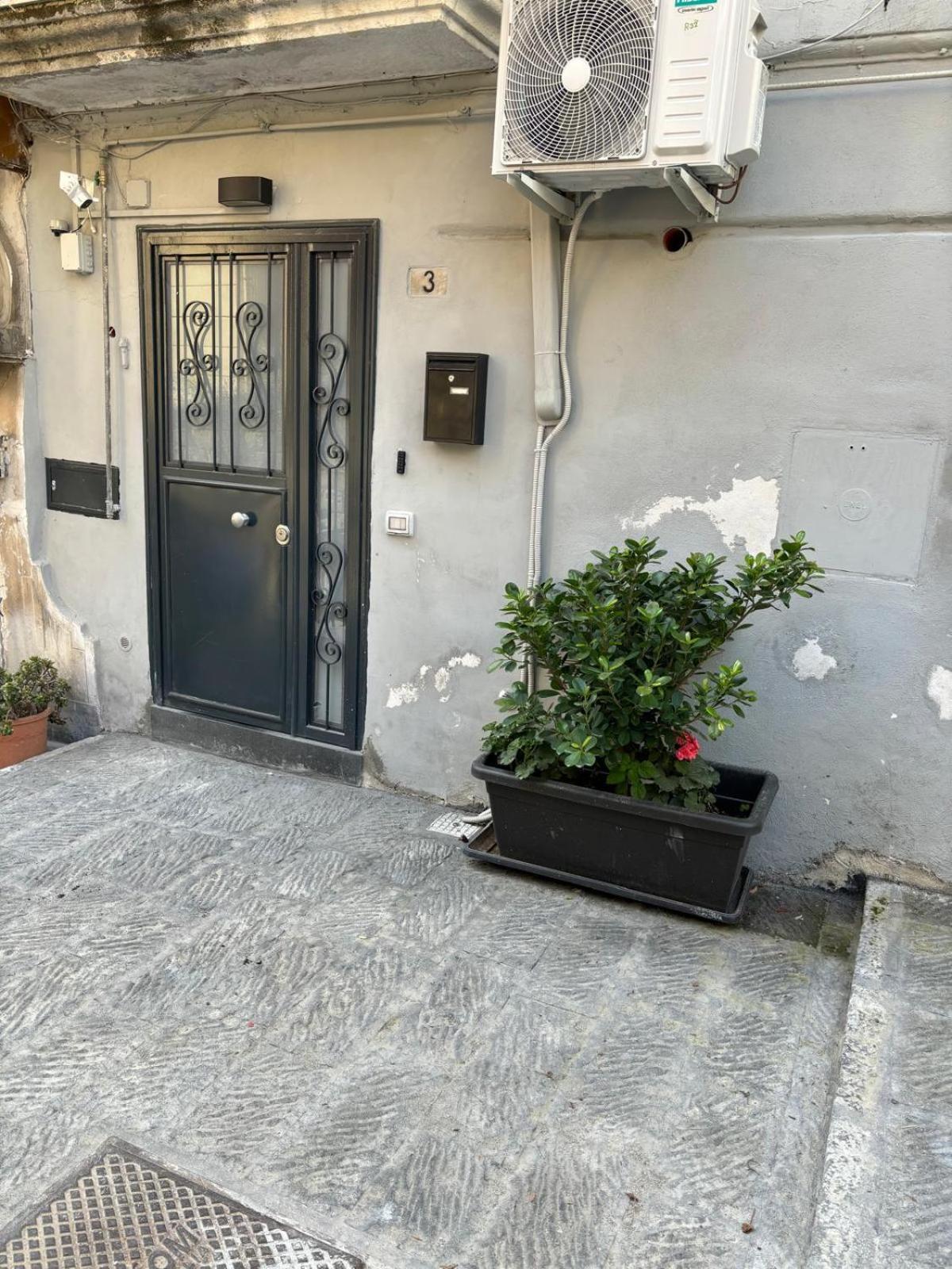 Intero Alloggio - Chiaia Nápoles Exterior foto