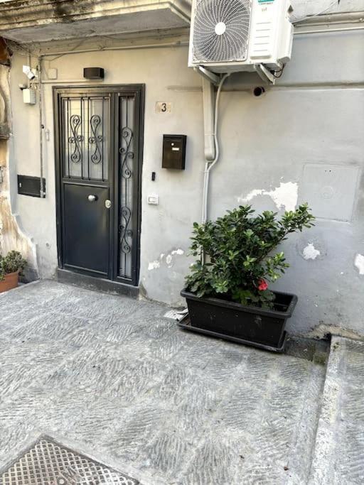 Intero Alloggio - Chiaia Nápoles Exterior foto